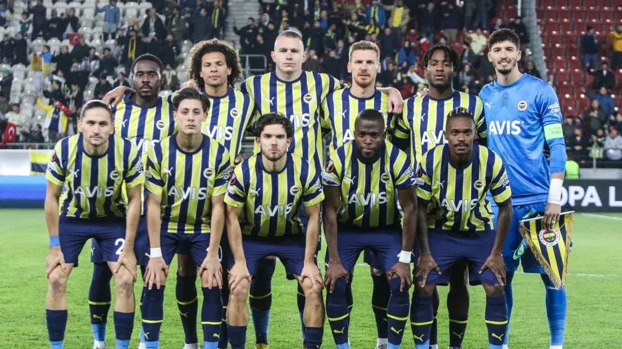 Fenerbahçe team lineup before match Fenerbahçe team lineup before match