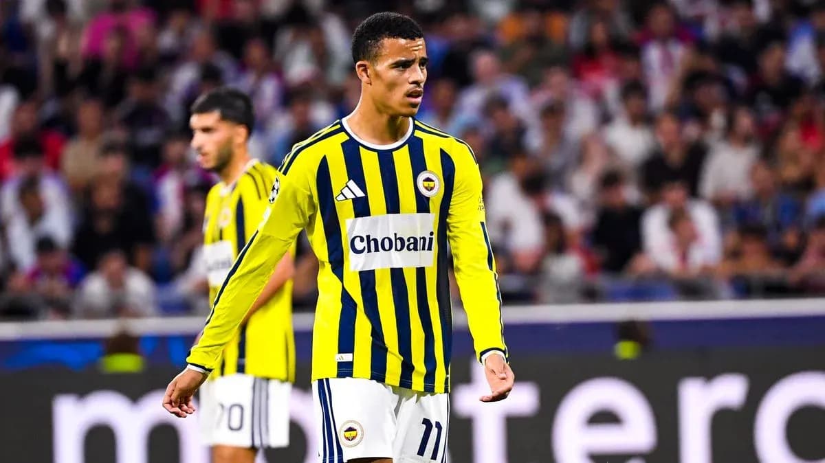 Fenerbahçe player on field during match action Fenerbahçe player on field during match action