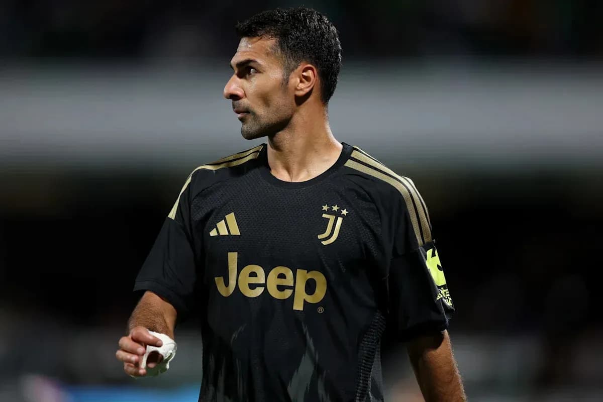 Player in Juventus kit during match warm-up Player in Juventus kit during match warm-up