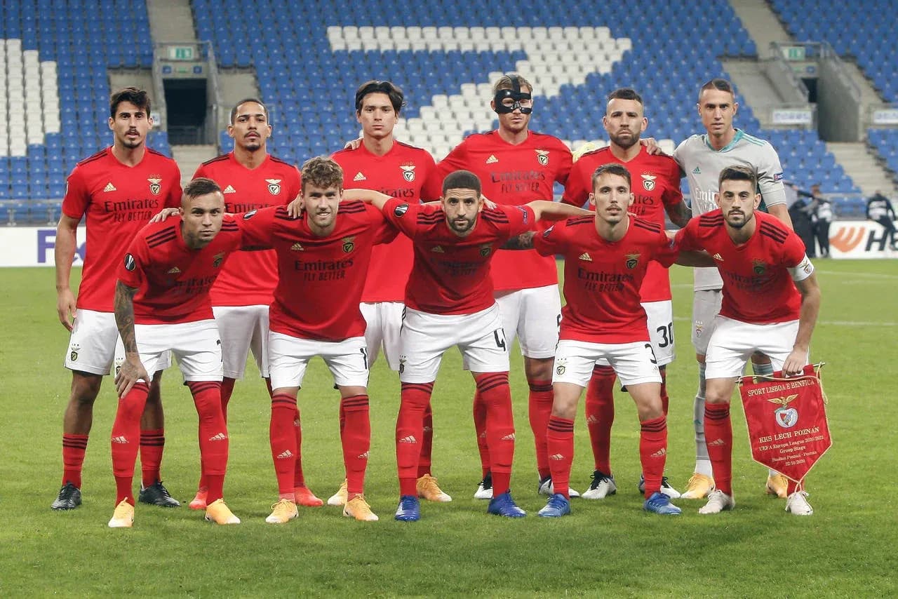 Benfica team lineup before UEFA Europa League match Benfica team lineup before UEFA Europa League match
