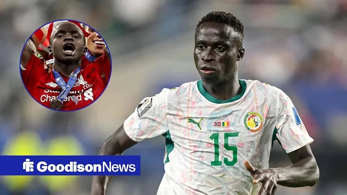 Player in Senegal jersey during match action Player in Senegal jersey during match action