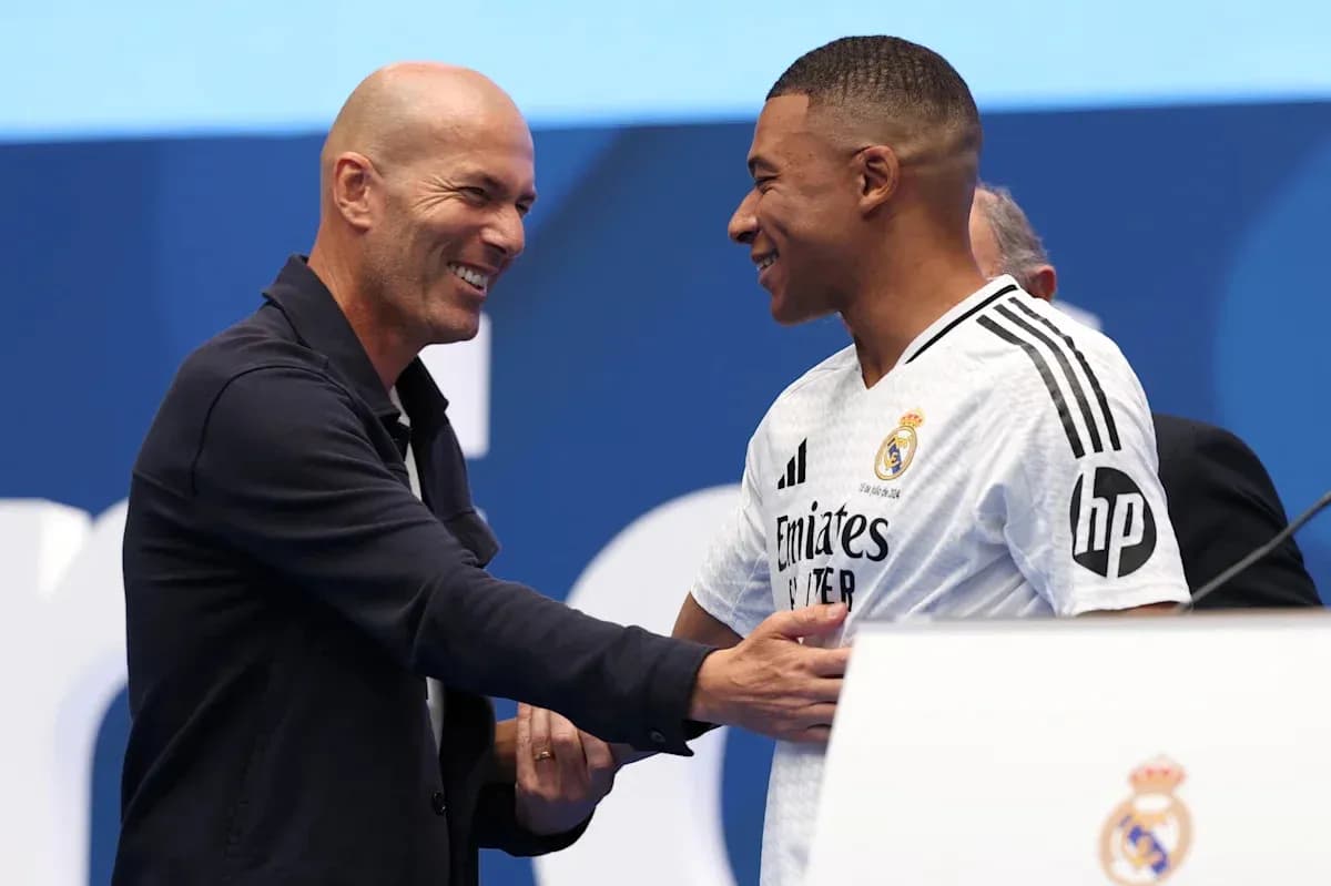 Zinedine Zidane and Kylian Mbappé at press event Zinedine Zidane and Kylian Mbappé at press event