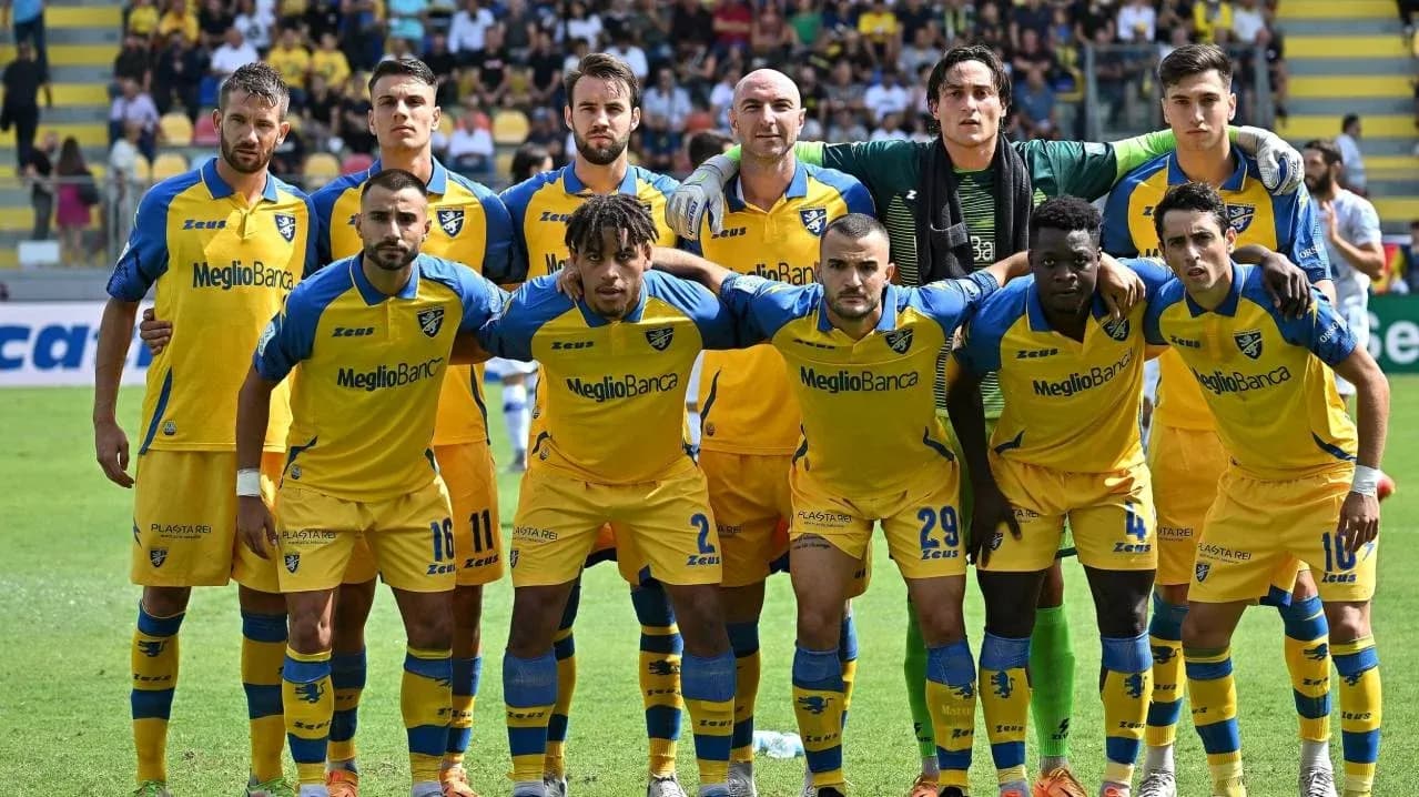 Frosinone team lineup before Serie A match Frosinone team lineup before Serie A match