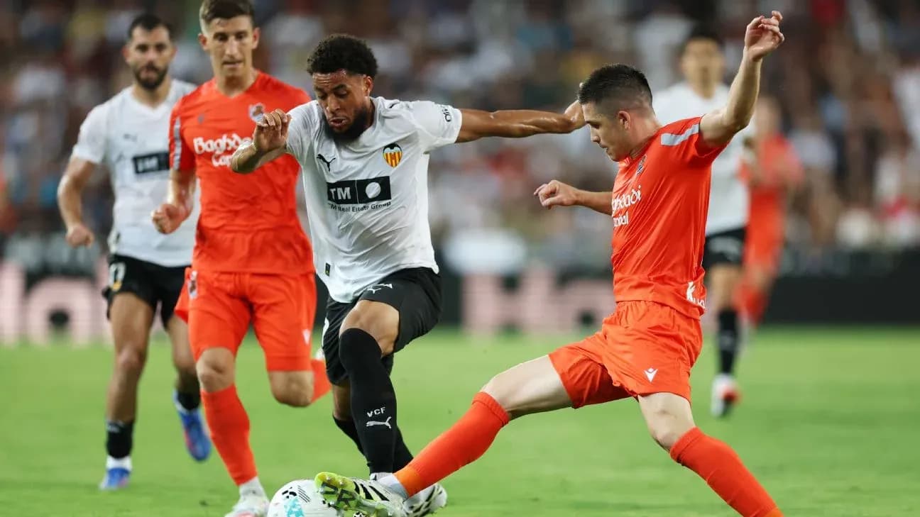 Players contesting during Real Sociedad vs Valencia match Players contesting during Real Sociedad vs Valencia match