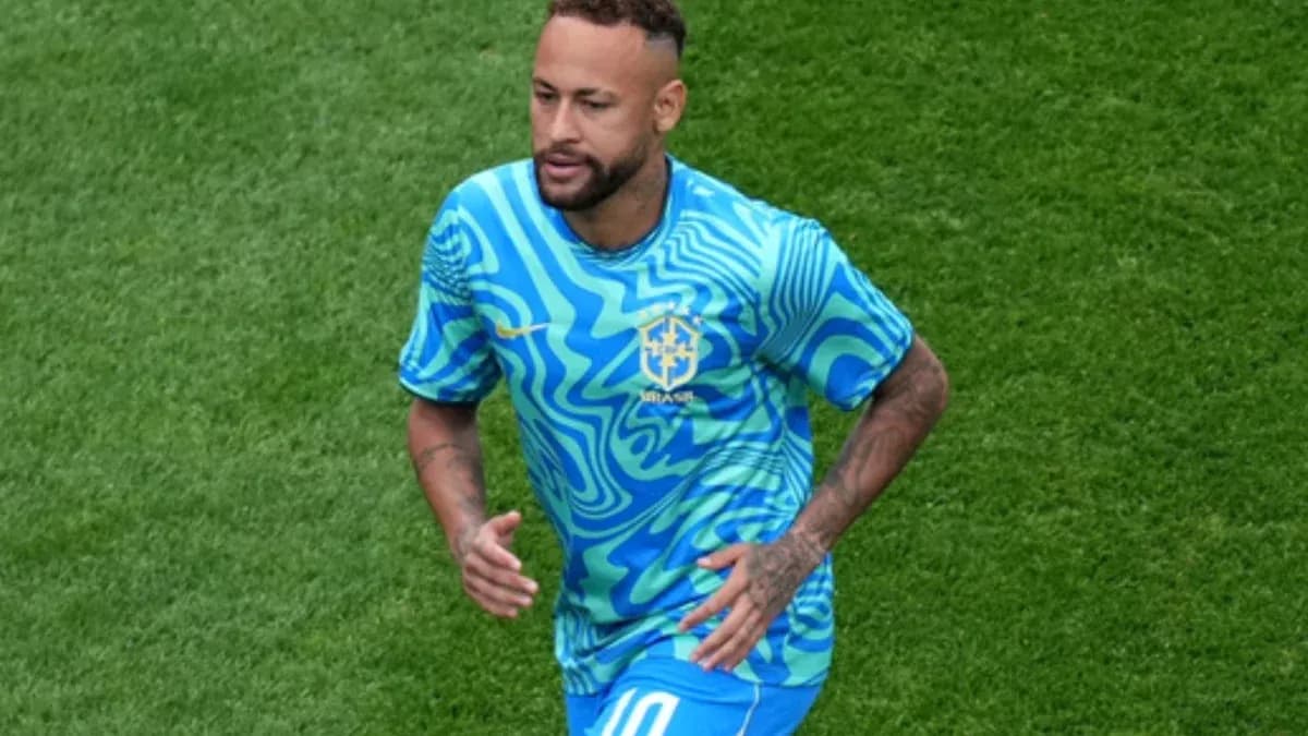 Neymar running on the field in Brazil jersey Neymar running on the field in Brazil jersey