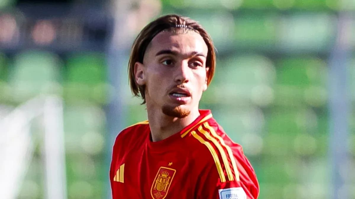 Player in red Spain jersey during training session Player in red Spain jersey during training session