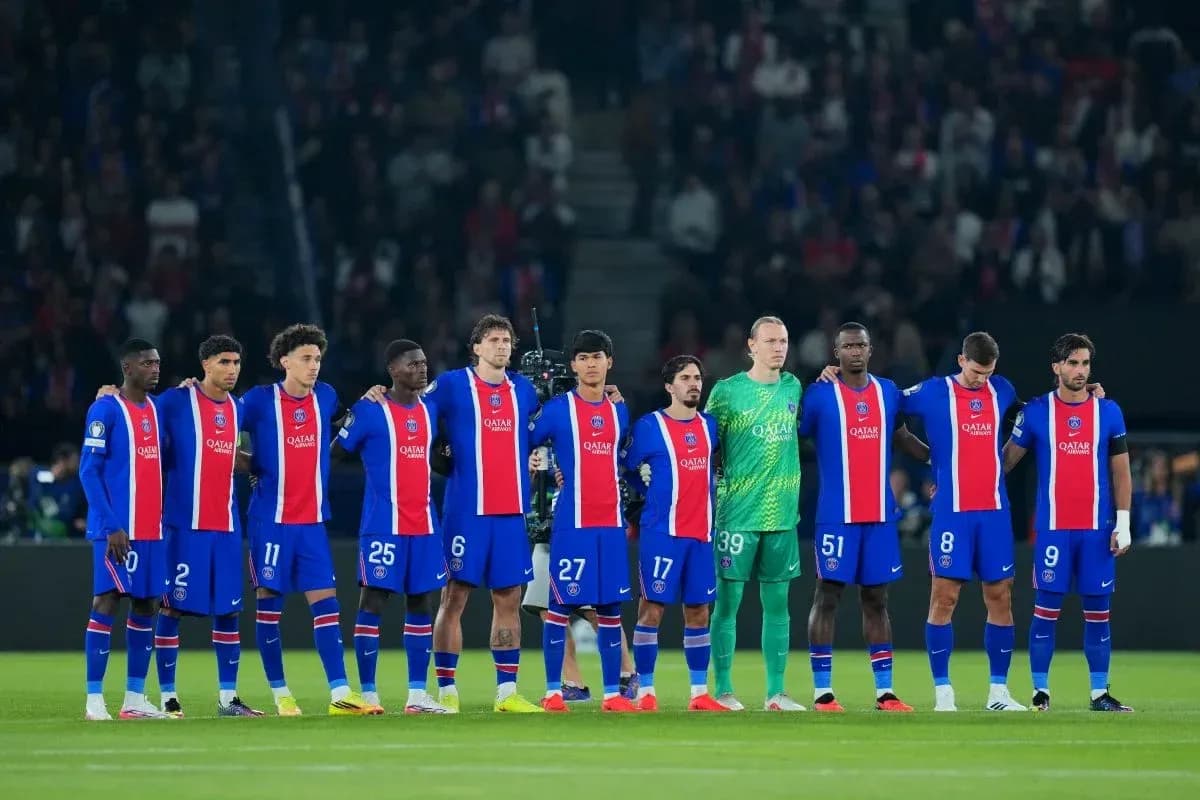 Paris Saint-Germain players lined up before match Paris Saint-Germain players lined up before match