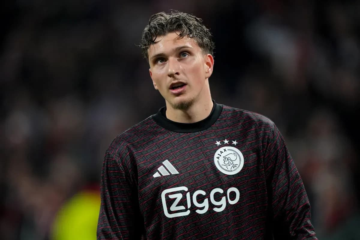 Goalkeeper in Ajax kit during a match Goalkeeper in Ajax kit during a match