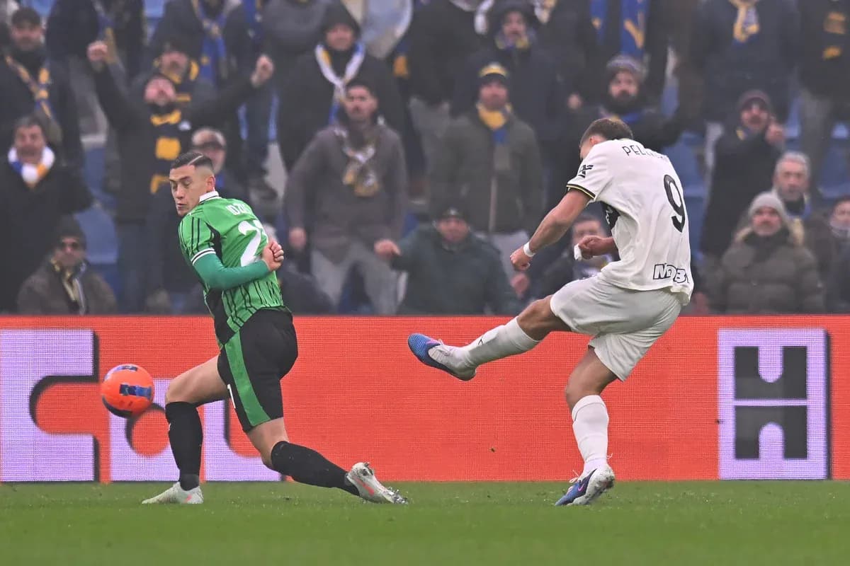 Player shooting during Parma vs Sassuolo match Player shooting during Parma vs Sassuolo match