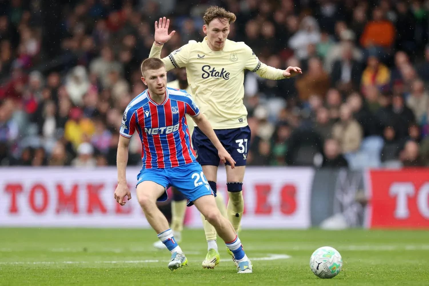 Crystal Palace player in action against Everton Crystal Palace player in action against Everton