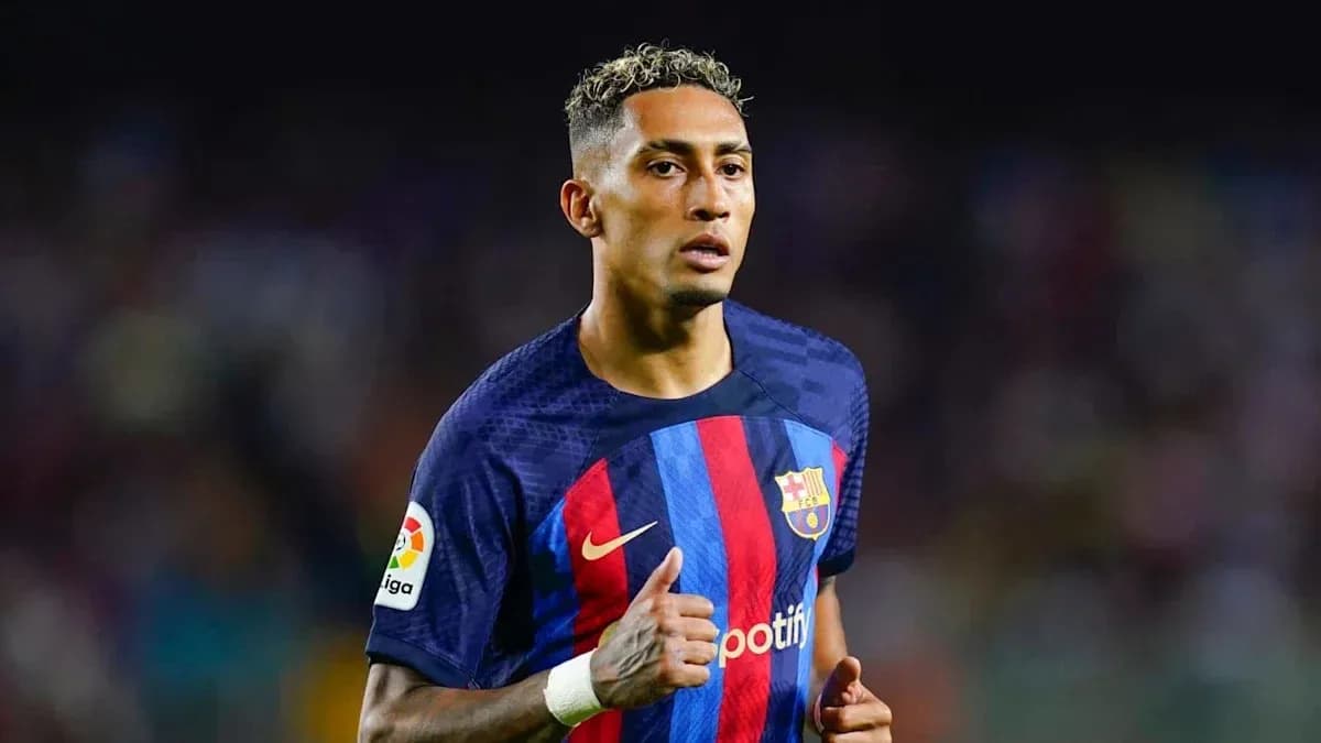Player in Barcelona jersey during match action Player in Barcelona jersey during match action