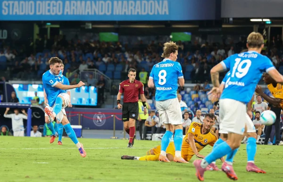 Napoli player shooting on goal during match Napoli player shooting on goal during match