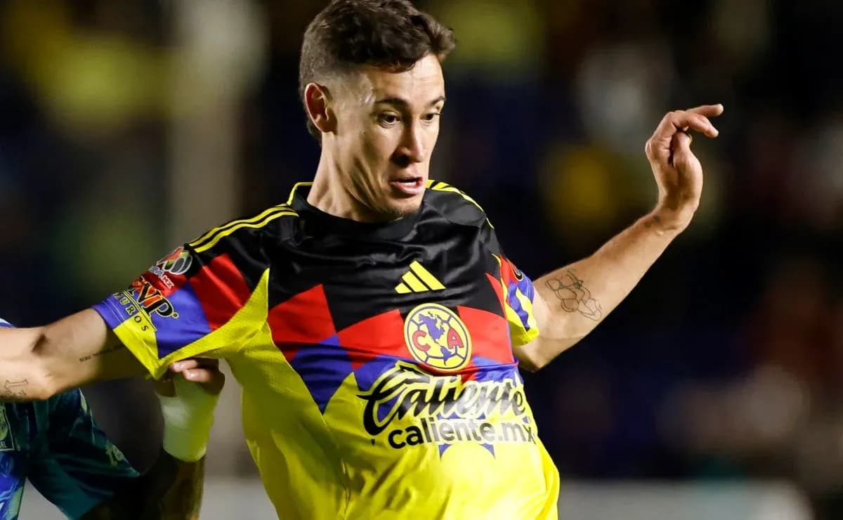 Player from Club America in action during match Player from Club America in action during match