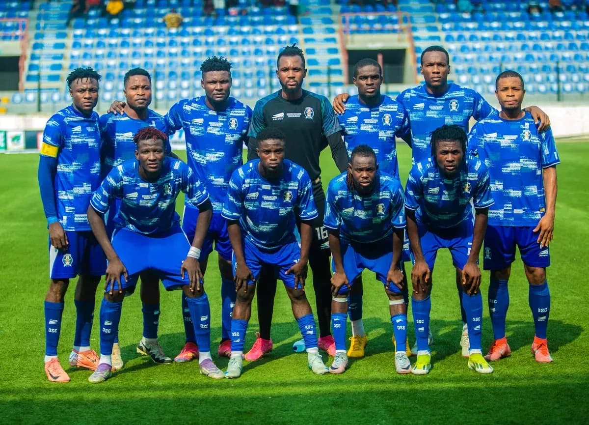Plateau United team posing before the match Plateau United team posing before the match