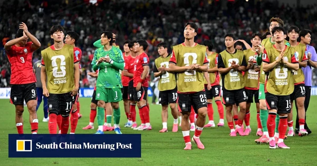 South Korea players acknowledging fans after match South Korea players acknowledging fans after match