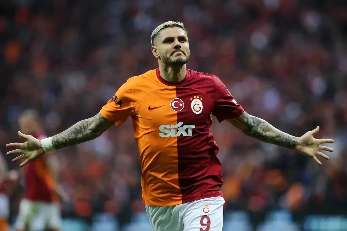 Player celebrating in Galatasaray jersey during match Player celebrating in Galatasaray jersey during match