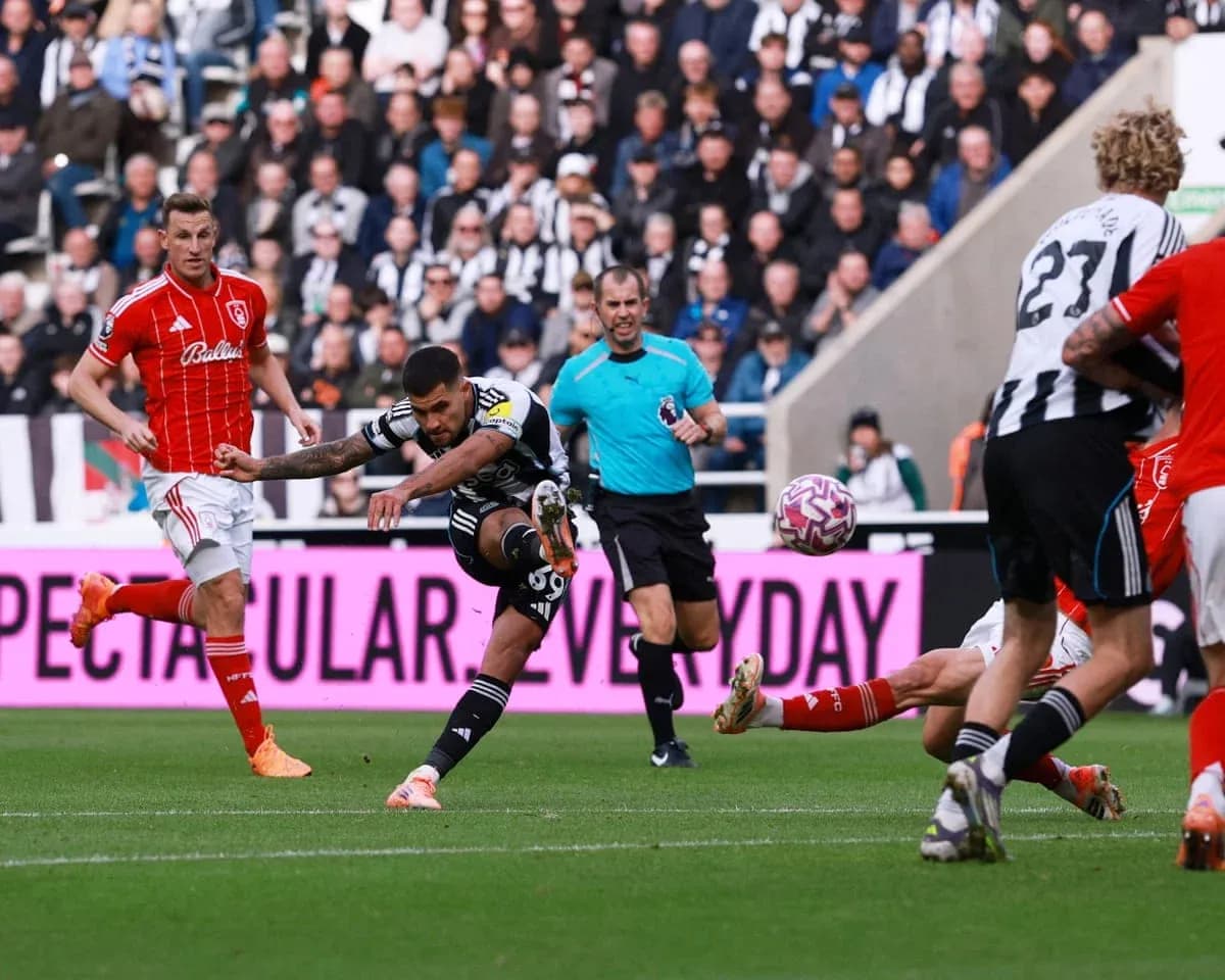 Player shooting during Nottingham Forest vs Newcastle match Player shooting during Nottingham Forest vs Newcastle match